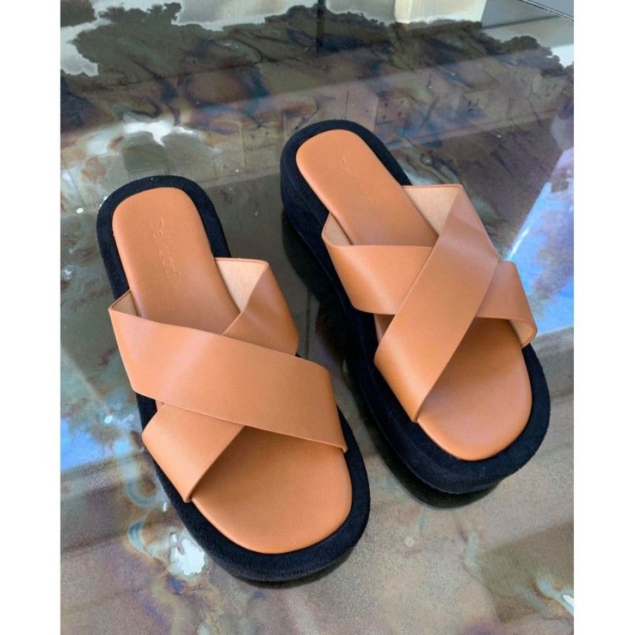 Sko Deluxe Clothing | Sigga Slippers Camel